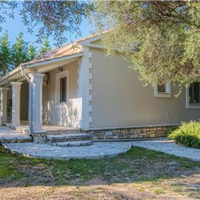 3 bedroom villa with pool in Kassiopi, Corfu, sleeps 6